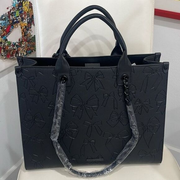 NEW Betsey Johnson Embossed Bow Tote Bag with Pouch - Picture 2 of 5
